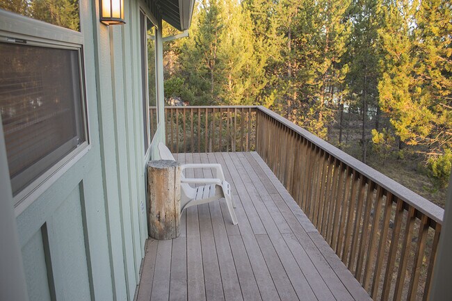 Building Photo - Furnished Seasonal Rental Through May 31, ...