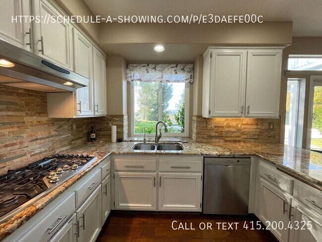Building Photo - 40659 Kona Ct