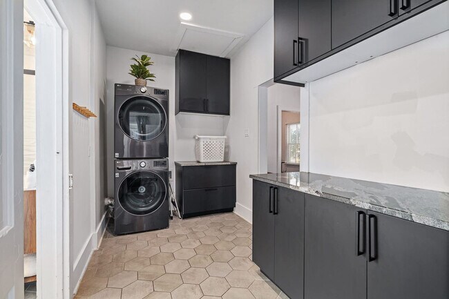 Building Photo - 23 Old Mission Ave