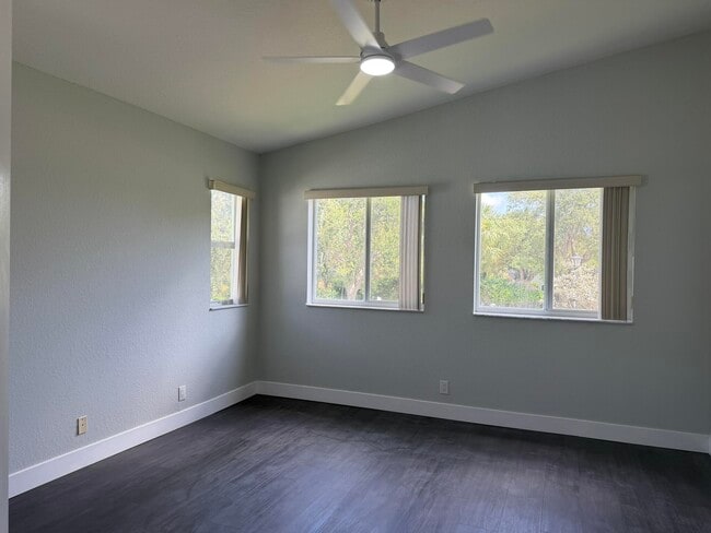 Building Photo - 3251 Laurel Ridge Cir