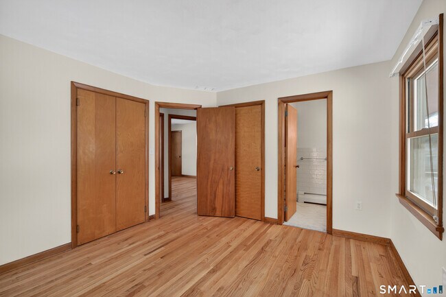 Building Photo - 9 Harbor View S