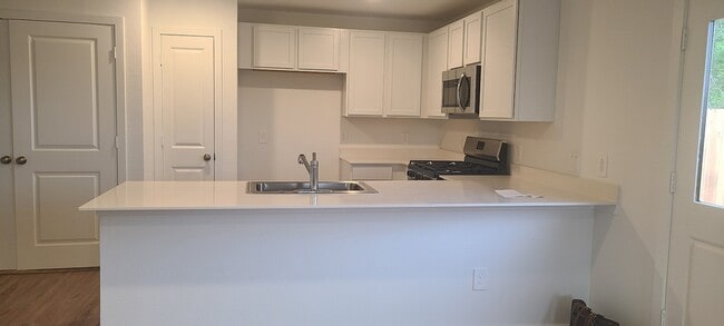 Building Photo - 22463 Douglas Ct