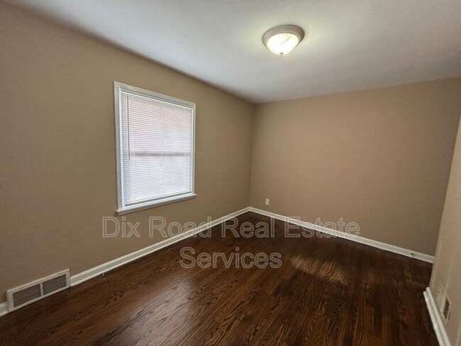 Building Photo - 2309 Byron St