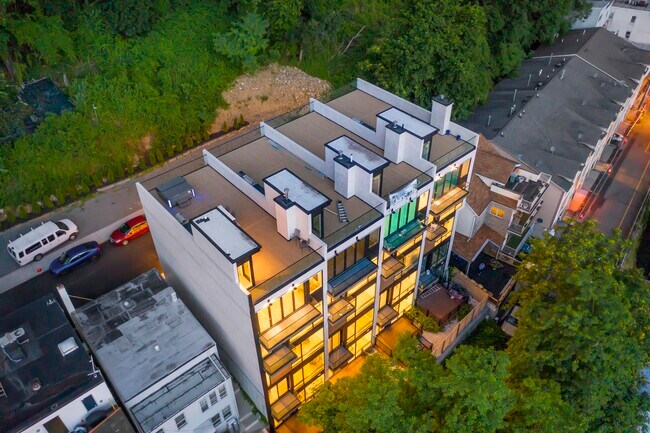 Building Photo - 8822 Churchill Rd