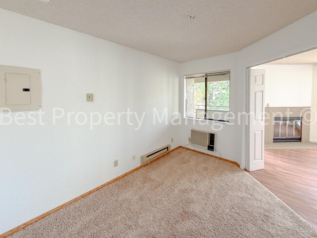 Building Photo - 39224 Guardino Dr