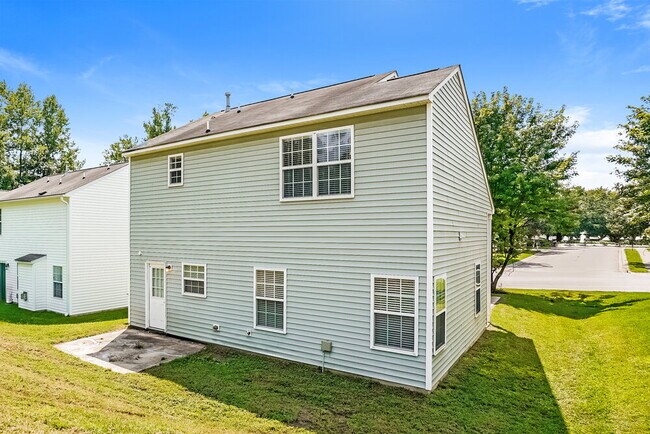 Building Photo - 4001 Laurel Glen Dr