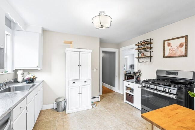 Building Photo - 31 E Foster St