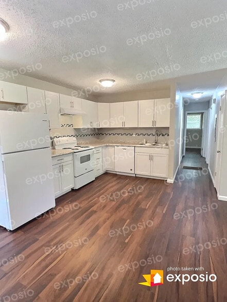 Building Photo - Room in Single Family Home on Jeb Stuart Dr