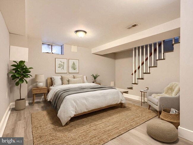 Building Photo - 165 Hampshire Rd