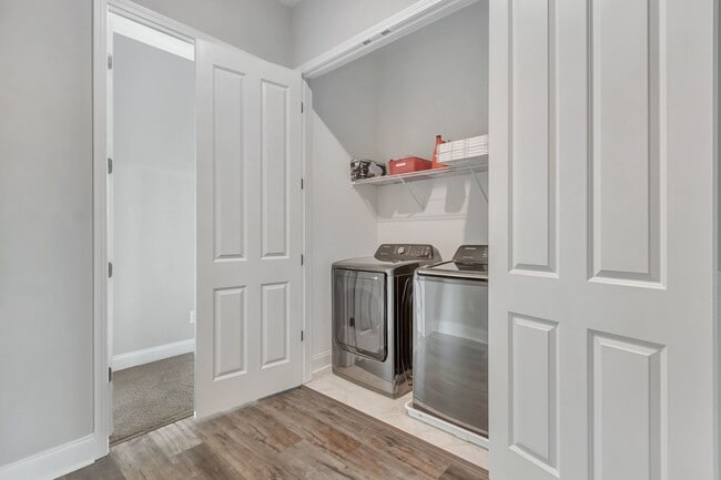 Building Photo - 2052 Sunflower Dr