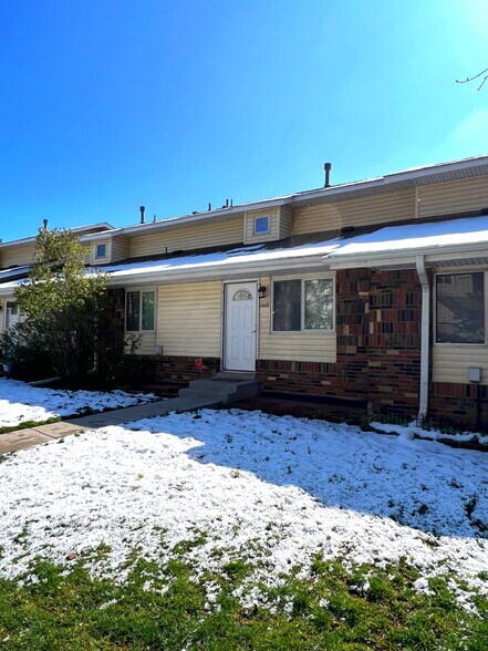 Building Photo - 1008 S Miller St