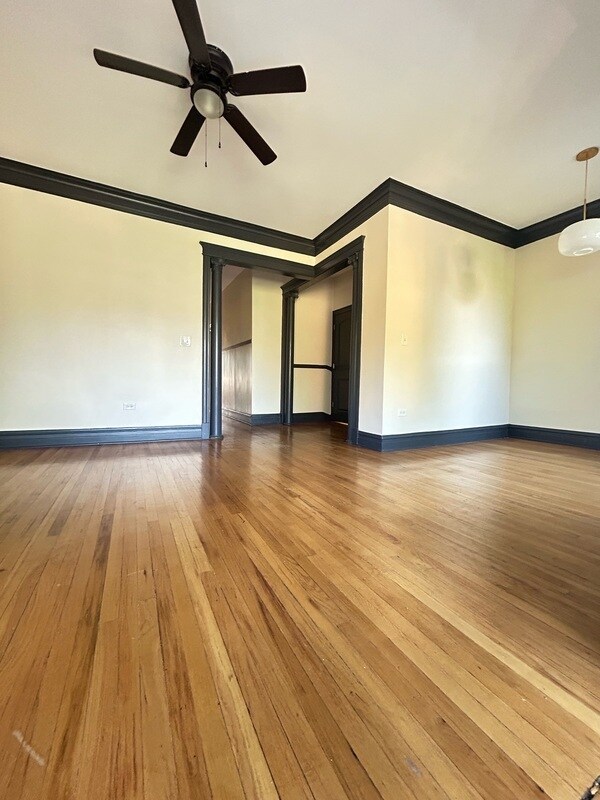 Building Photo - 6615 S Ingleside Ave