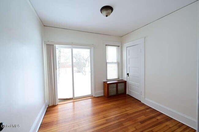 Building Photo - 11 Brayton St