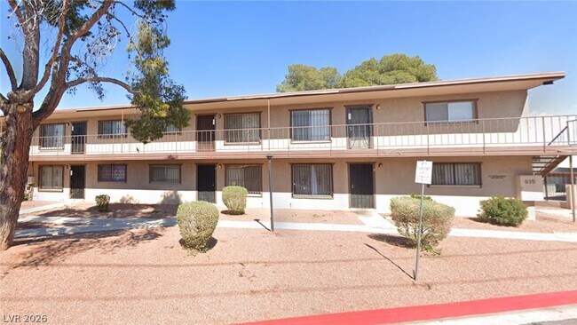 Building Photo - 615 S Royal Crest Cir