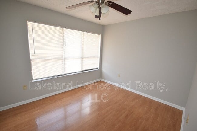 Building Photo - 450 Market Square E