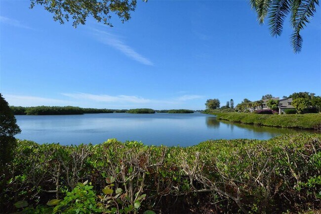 Building Photo - 1601 Bayhouse Point Dr