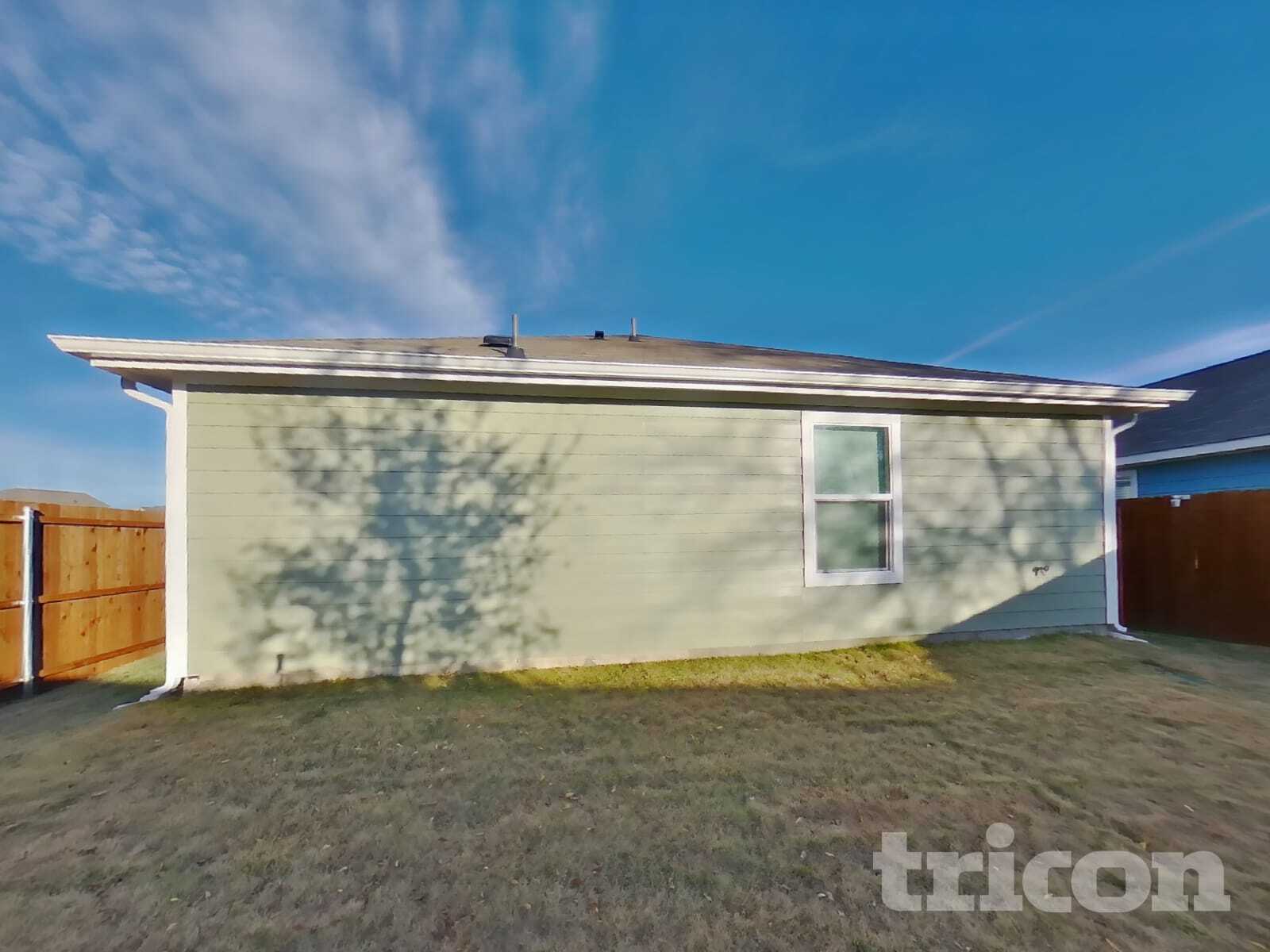 Building Photo - 8901 Red Fox Trl