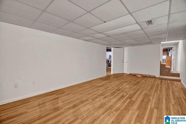 Building Photo - 3541 W Lakeside Dr