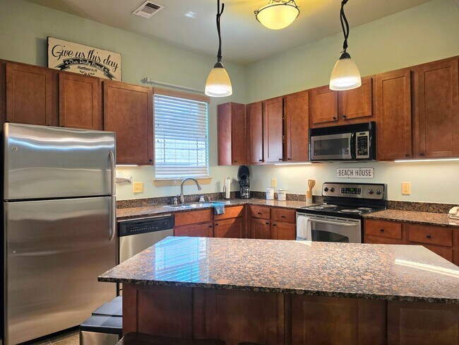 Building Photo - Ground floor 2/2 at The Enclave at Oak Hill