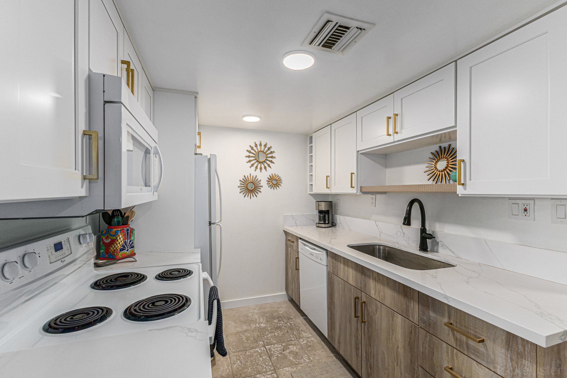 Building Photo - 7430 E Chaparral Rd