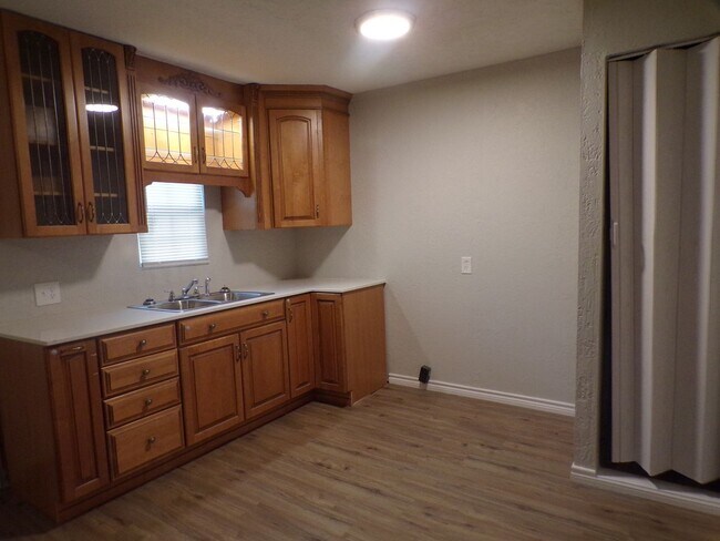 Building Photo - Great re-do, totally electric water included in rent