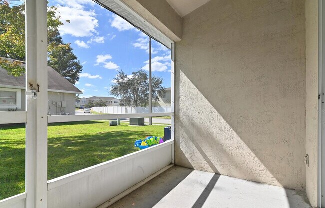Building Photo - 2112 Cypress Bay Blvd
