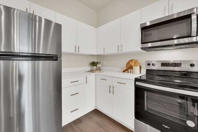 Building Photo - First Month Rent FREE