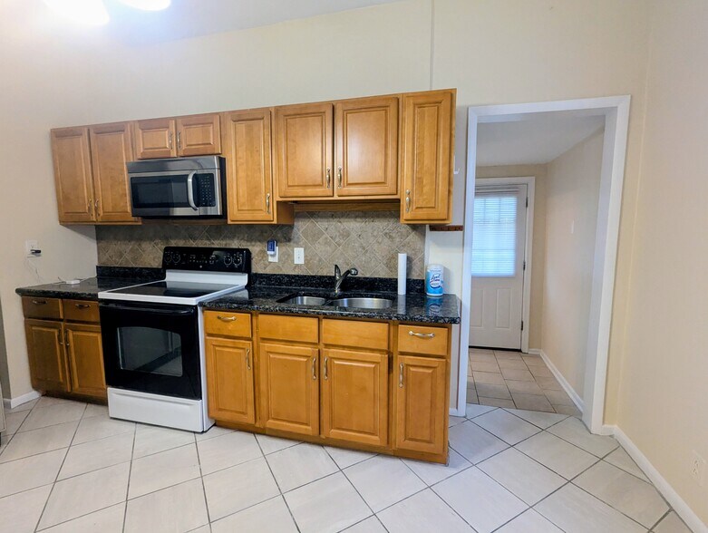 Kitchen - 7414 Montour St