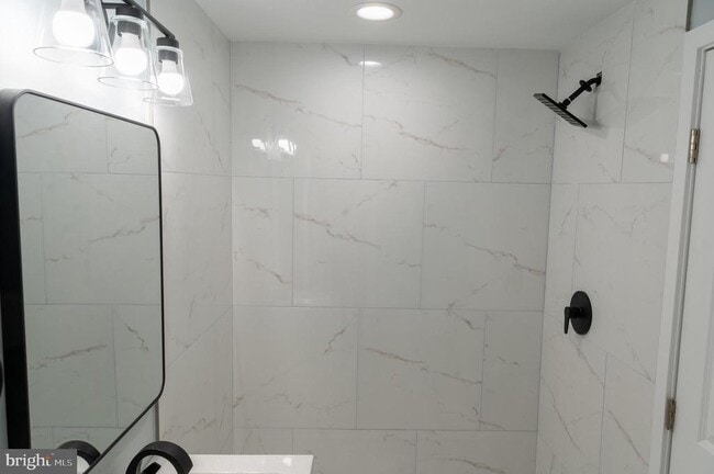 Building Photo - 706 Longfellow St NW