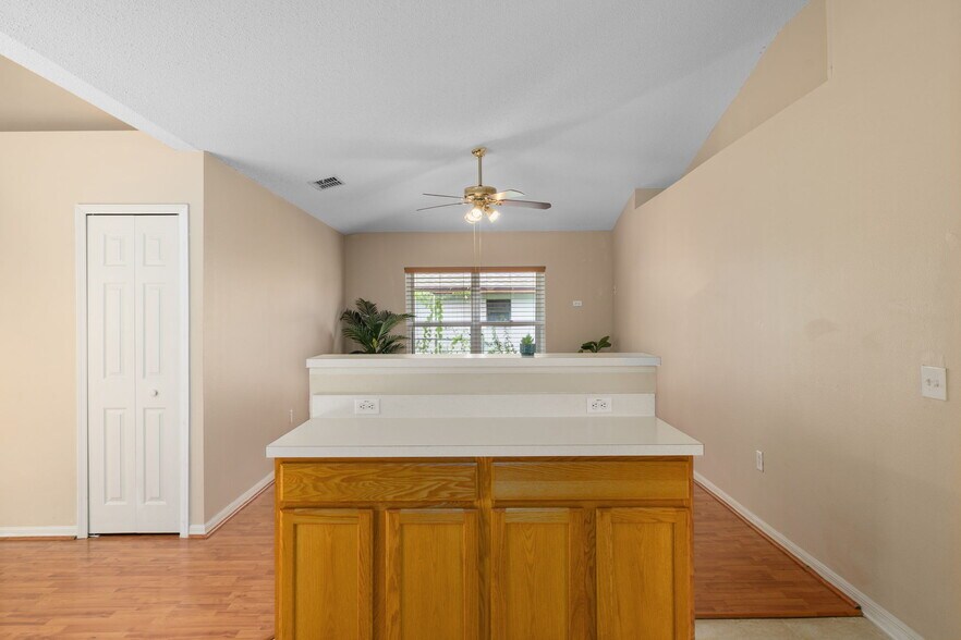 Building Photo - 9572 Horizon Dr