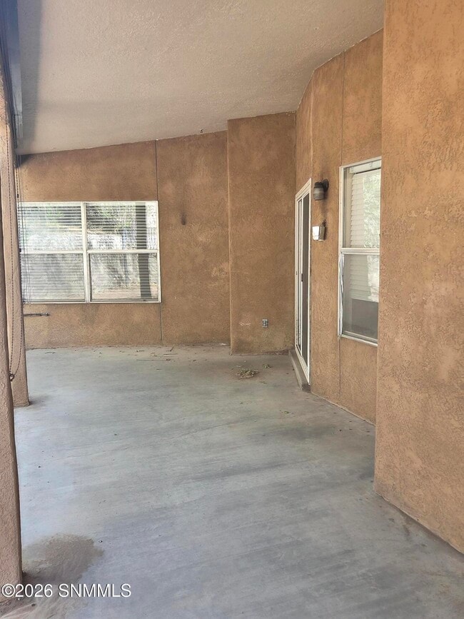 Building Photo - 3113 Las Placitas Rd