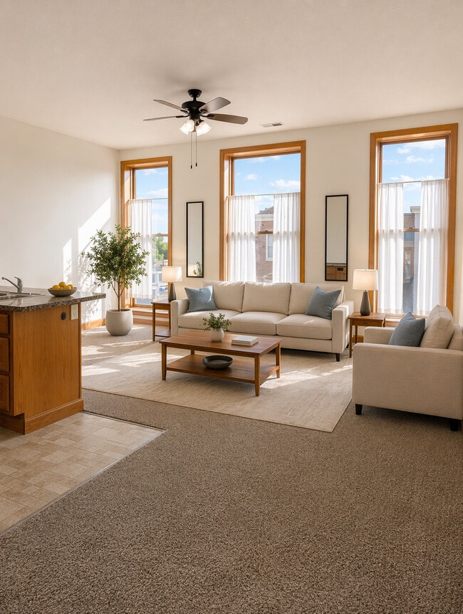 Building Photo - 121-123 S Main St