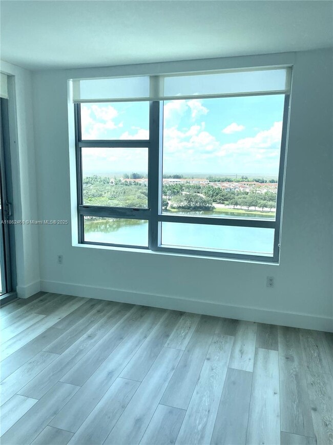 Building Photo - 2681 N Flamingo Rd