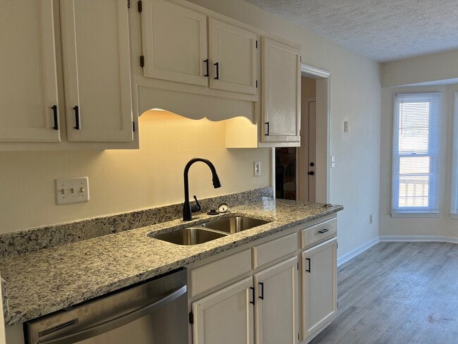 Building Photo - 5068 Linton Hall Rd