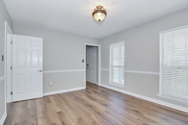 Building Photo - 321 Timberidge Dr