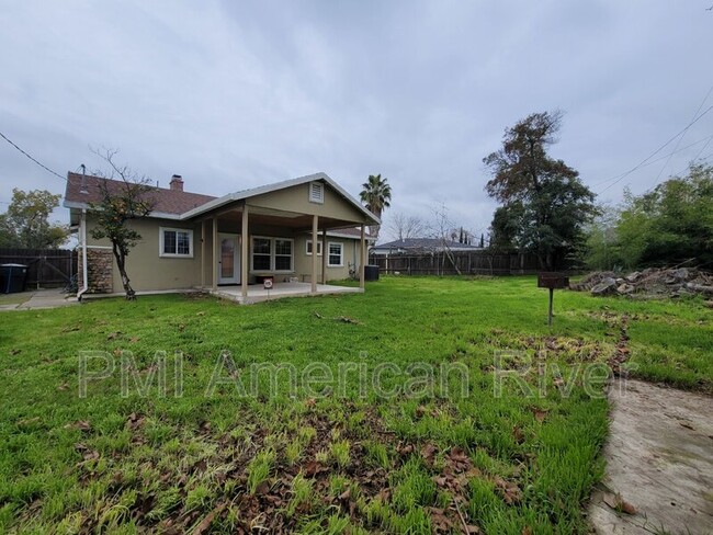 Building Photo - 5805 Dotmar Way