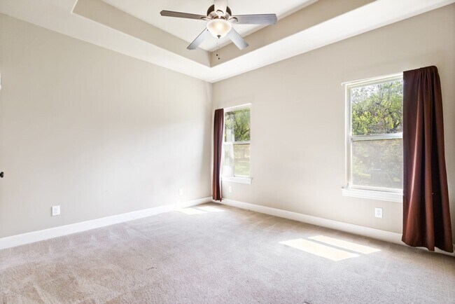 Building Photo - 8210 Roy Ln