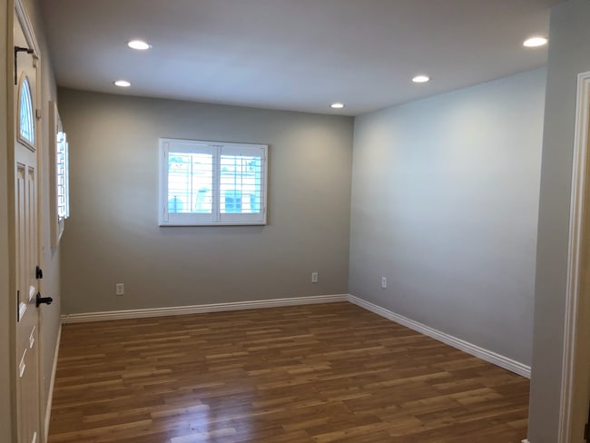 Building Photo - 1609 W 253rd St