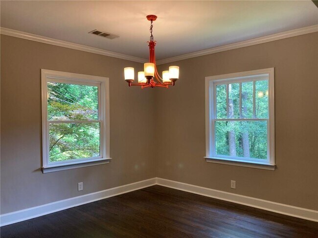 Building Photo - 49 Putnam Cir NE