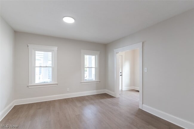 Building Photo - 1464 E 123rd St