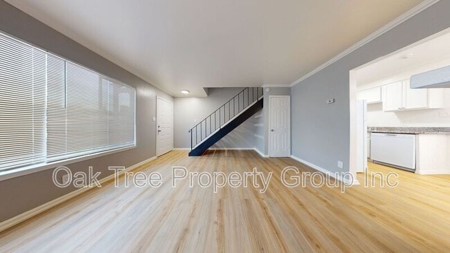 Building Photo - 418 6th St