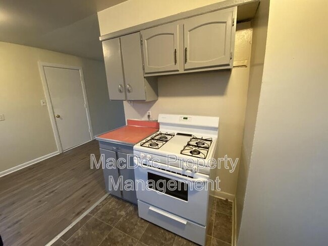 Building Photo - 1804 Airport Ave