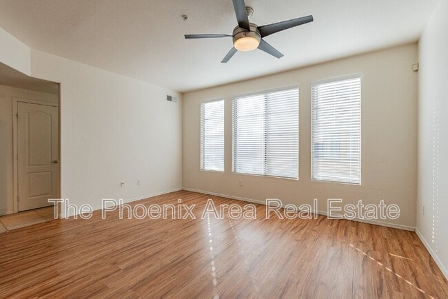 Building Photo - 2401 E Rio Salado Pkwy