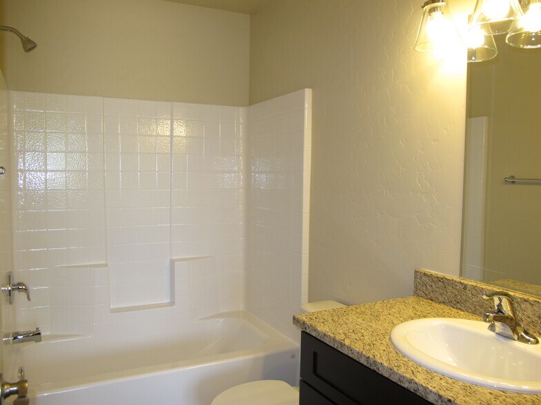 Building Photo - 590 Treviso Ct