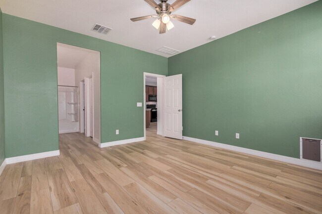 Building Photo - Beautifully Updated Home in Desirable Buck...