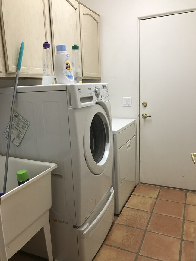 Building Photo - Horse property - 36412 N 10th St Phoenix