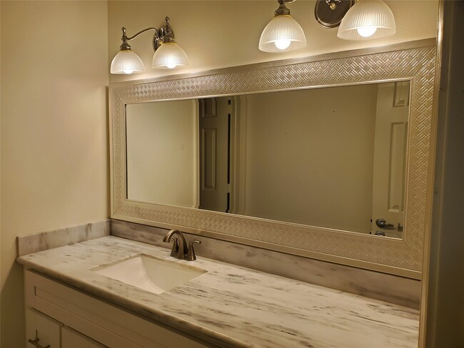 Building Photo - 12139 Gladewick Dr