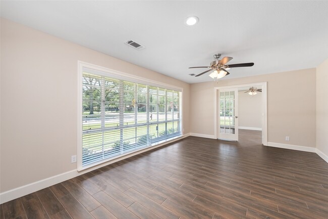 Building Photo - 3830 Linkwood Dr