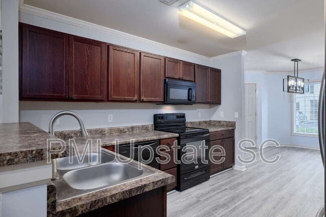 Building Photo - 1122 E Lee Rd