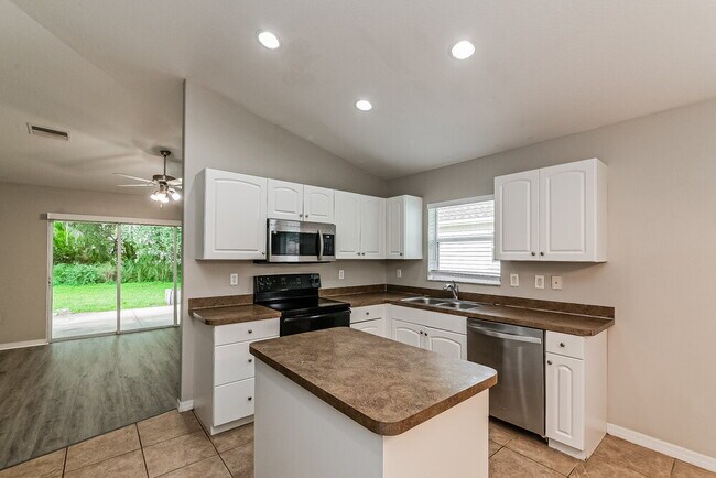 Building Photo - 2815 93rd Ct E
